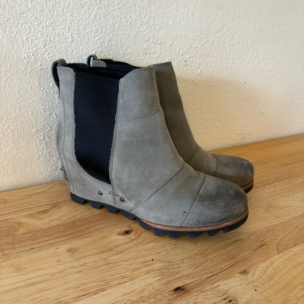 Sorel Lea Gray Wedge Ankle Boots Size 7